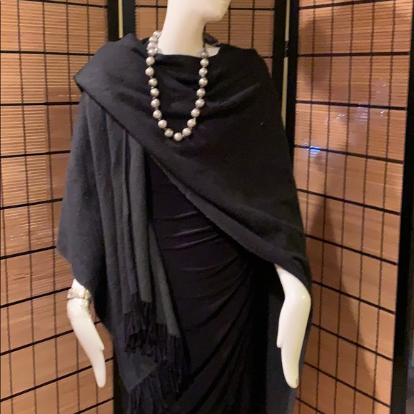 Wool Touch shawl/wrap - Picture 1 of 4